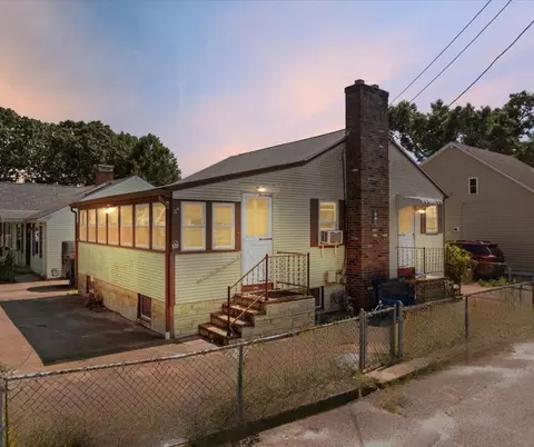 37 Shore Ave, Wareham, MA 02571