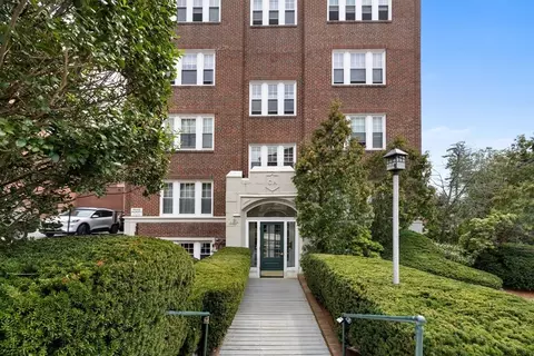21 Bradlee Rd #34, Medford, MA 02155