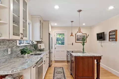 156 Hesperus Ave #4, Gloucester, MA 01930 photo 4