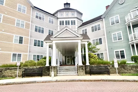 6 Woodman Way #121, Newburyport, MA 01950