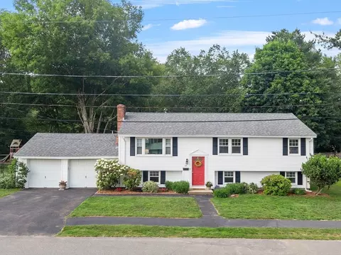 13 Meade St, Peabody, MA 01960