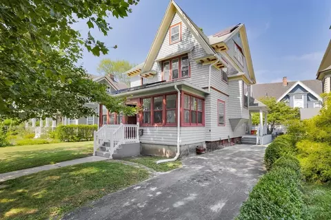 28 Mountainview St, Springfield, MA 01108