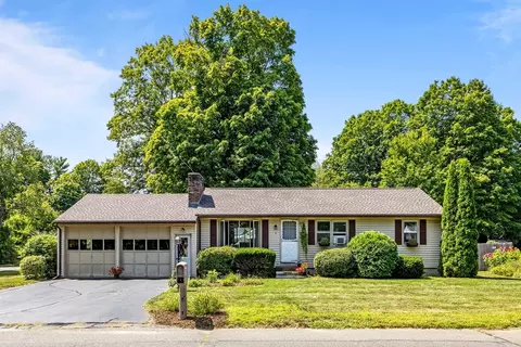 2 Little St, Easthampton, MA 01027