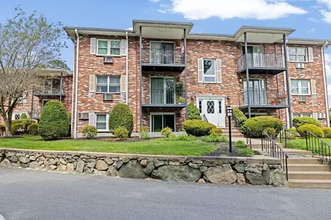 21 Pine St #E, Canton, MA 02021