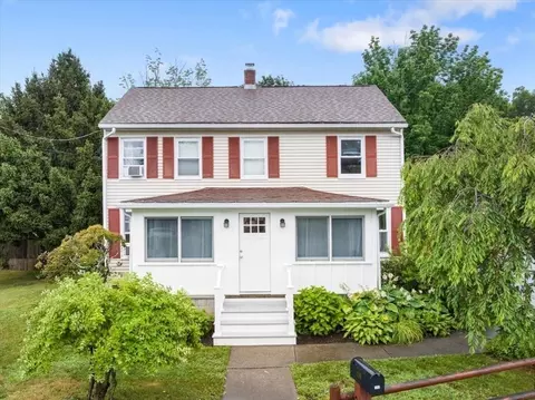 390 Hartford Ave E, Uxbridge, MA 01569