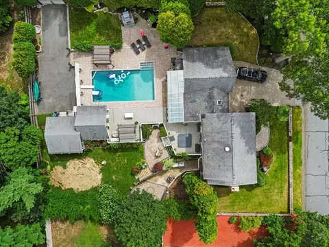 39 Pershing Ave, Acushnet, MA 02743 photo 6