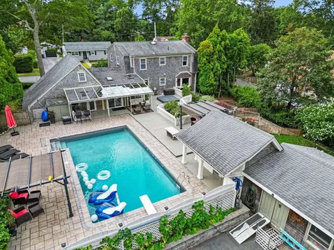 39 Pershing Ave, Acushnet, MA 02743 photo 8