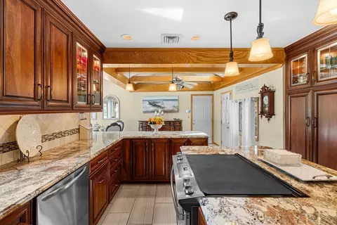 39 Pershing Ave, Acushnet, MA 02743 photo 18