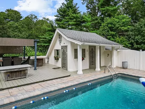 39 Pershing Ave, Acushnet, MA 02743 photo 9
