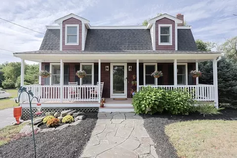 10 Old Summit St, Halifax, MA 02338