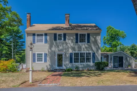 24 Tremont St, Kingston, MA 02364
