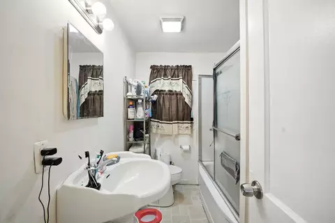 54 Bernard St, Springfield, MA 01109 photo 8