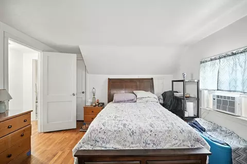 54 Bernard St, Springfield, MA 01109 photo 5