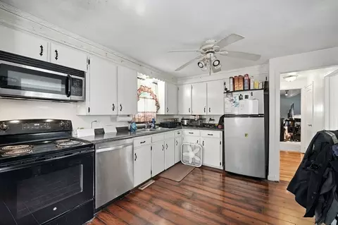54 Bernard St, Springfield, MA 01109 photo 3