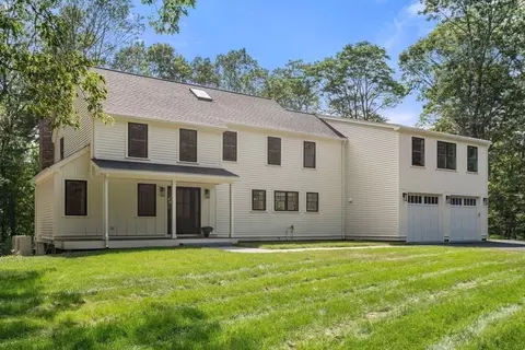 14 Ruel Dr, Dover, MA 02030