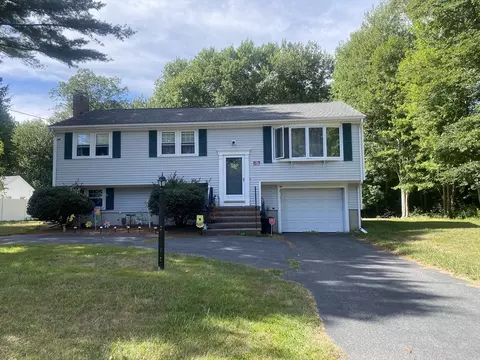 39 Brewster Dr, Bridgewater, MA 02324