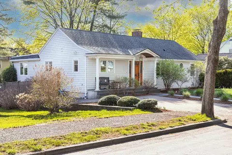 17 Deforest Rd, Newton, MA 02462 photo 2