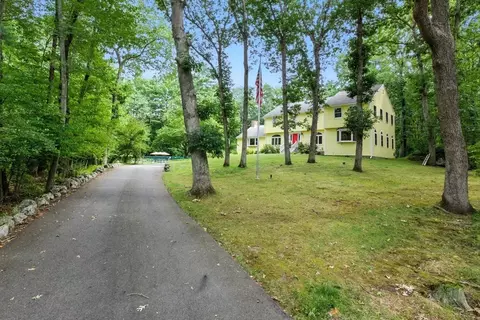 61 Pond St, Boxford, MA 01921