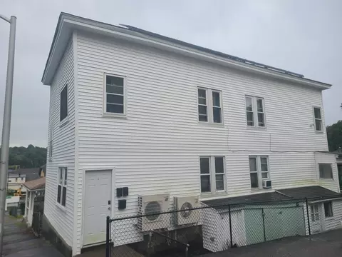 37 Adams St, Worcester, MA 01604