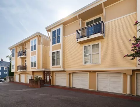 27 Osgood St #6, Somerville, MA 02143