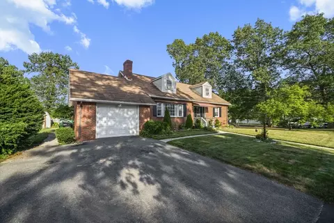 255 Moore St, Chicopee, MA 01013