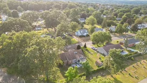 255 Moore St, Chicopee, MA 01013 photo 38