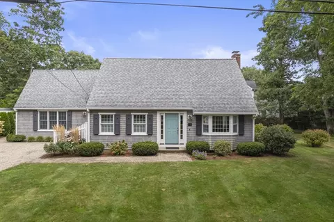 58 Reynolds St, Falmouth, MA 02536