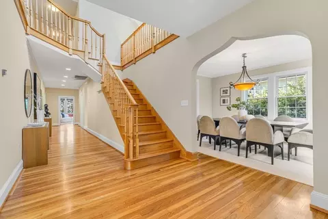 27 Newell Rd #2, Brookline, MA 02446