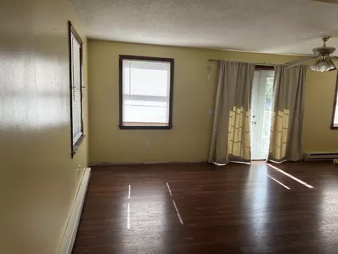 41 Pelham St, Springfield, MA 01109 photo 4