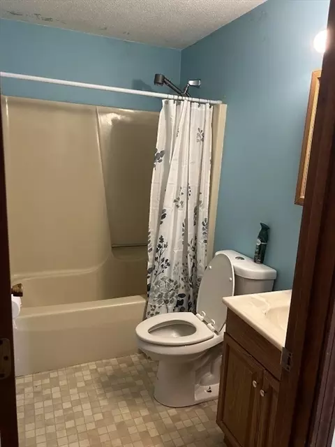 41 Pelham St, Springfield, MA 01109 photo 6