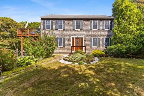 190 Blueberry Pond Dr, Brewster, MA 02631