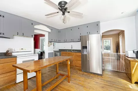 31 Maple St, Clinton, MA 01510 photo 11