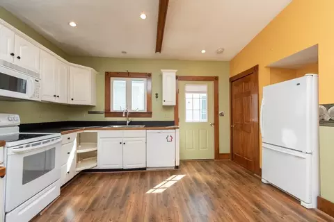 89 12 Walnut St, Clinton, MA 01510 photo 9