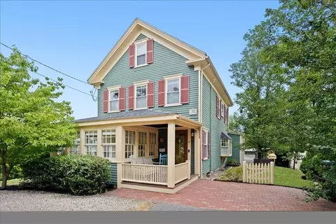 13 Ship St, Hingham, MA 02043