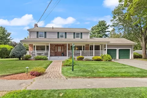 34 Sherwood Rd, Reading, MA 01867