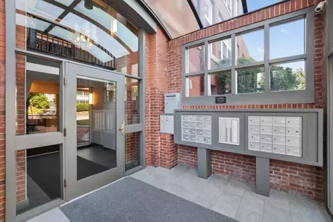 51 Pettee #36, Newton, MA 02464