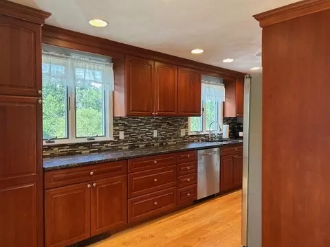 19 West St, Danvers, MA 01923 photo 4