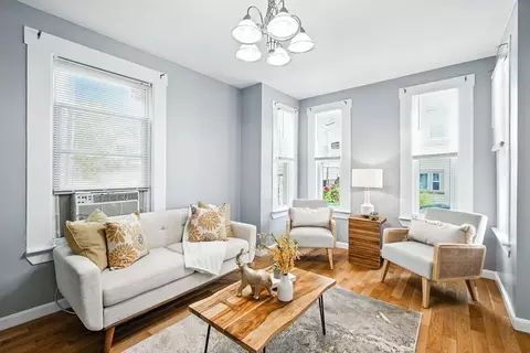 6 Williams Pl, Lynn, MA 01902