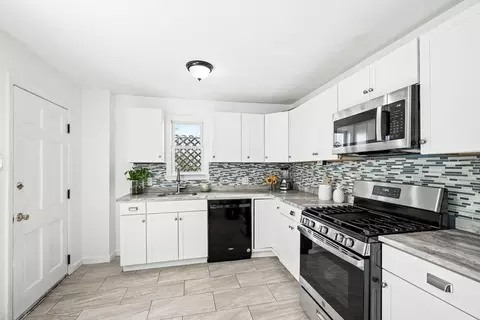 6 Williams Pl, Lynn, MA 01902 photo 3