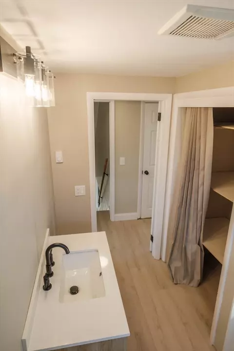 49 Worthy St, Springfield, MA 01104 photo 25