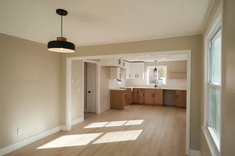 49 Worthy St, Springfield, MA 01104 photo 15