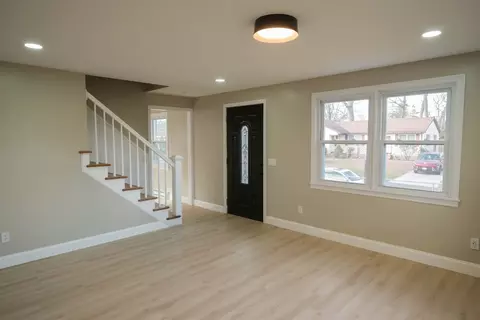 49 Worthy St, Springfield, MA 01104 photo 12
