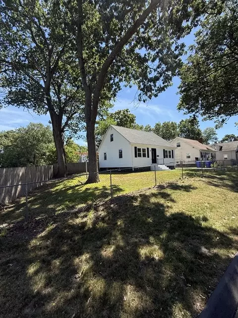 49 Worthy St, Springfield, MA 01104 photo 3