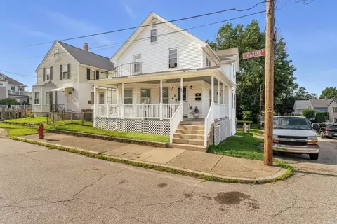 40 Baxter St, Woonsocket, RI 02895
