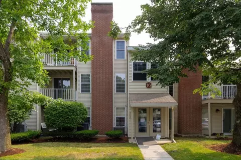 16 Walden Dr #15, Natick, MA 01760