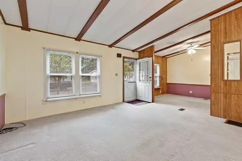 58 Earl Dr, Athol, MA 01331 photo 8