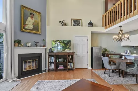 Living - 39 Pointe Rok Dr #39, Worcester, MA 01604 photo 1 of 4