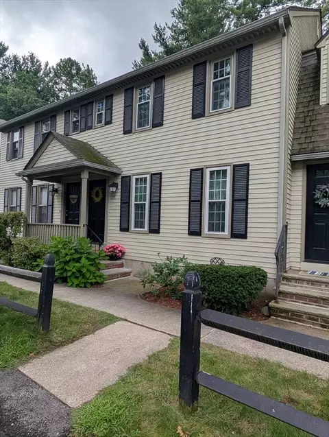 525 Wellman Ave #525, Chelmsford, MA 01863