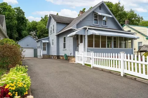 68 Shawmut Ave, Holyoke, MA 01040