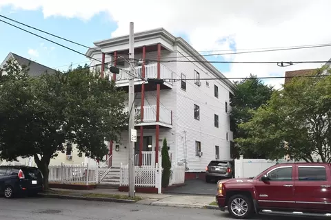 112 Johnson St, Lynn, MA 01902